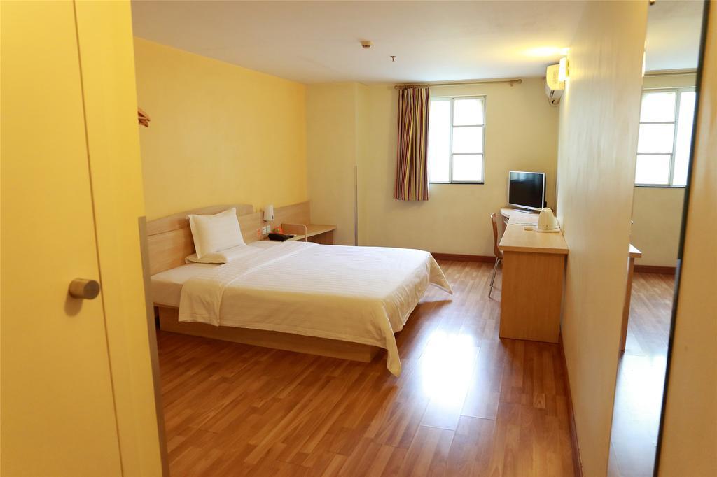 7Days Inn Xiamen Haicang Bagian luar foto