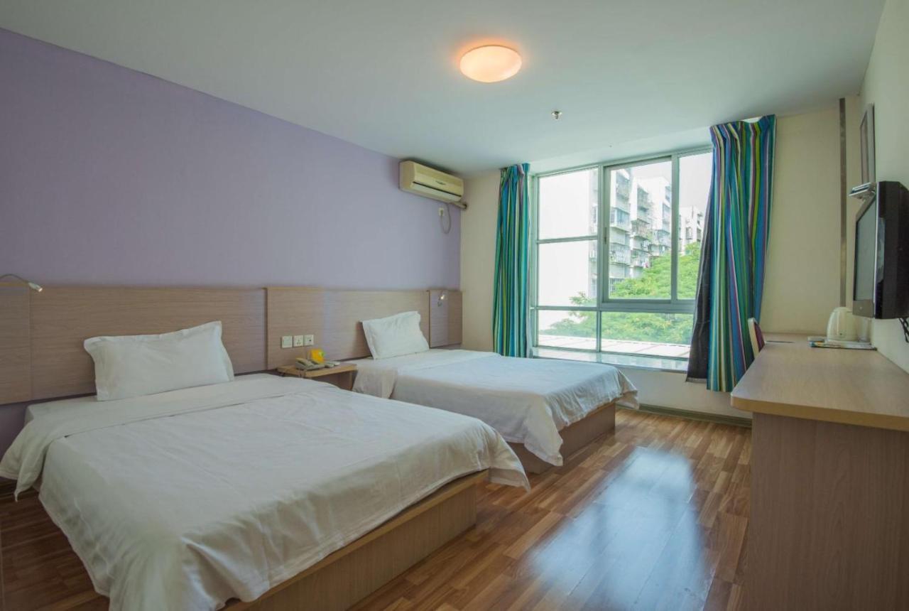 7Days Inn Xiamen Haicang Bagian luar foto